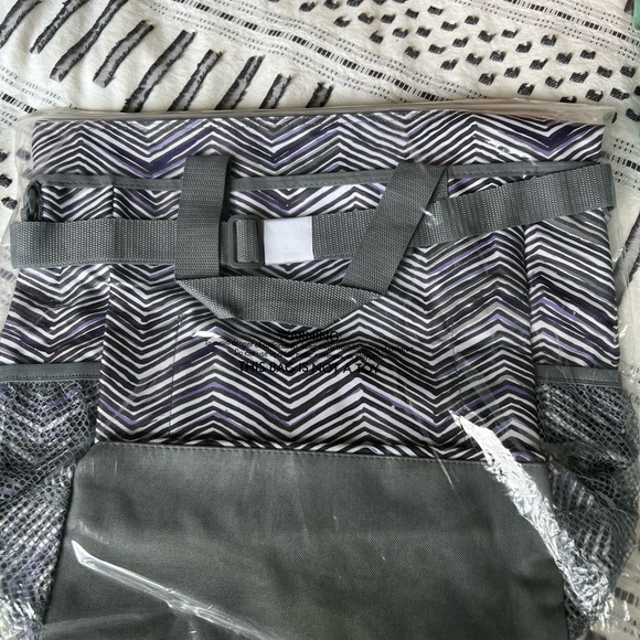 Thirty-One Zigzag Tote in Grey, Purple and White - Picture 2 of 2
